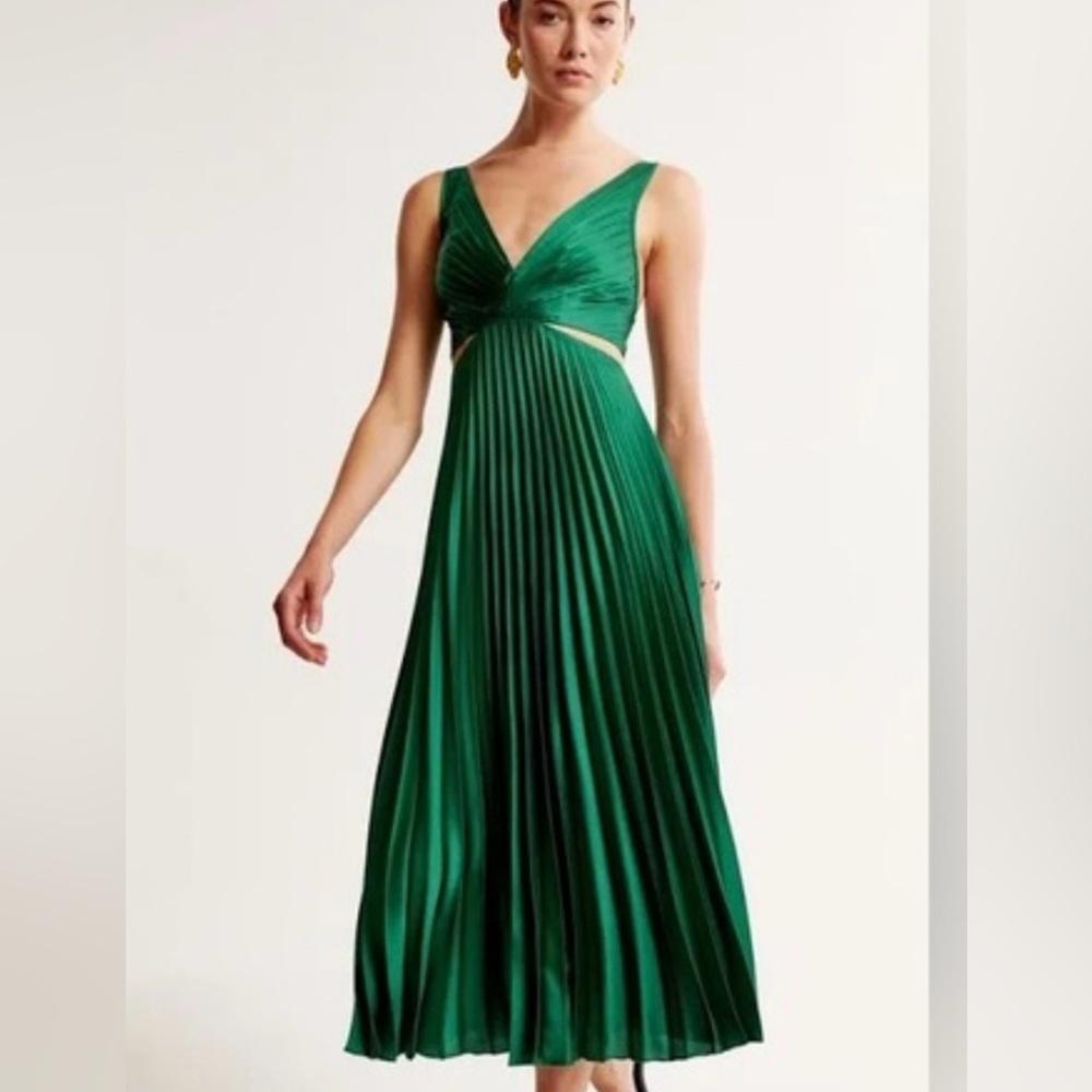 Abercrombie & Fitch Giselle Pleated Cut-Out Dress